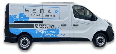 Transporter mit der Aufschrift "SEMAX - Die Gebäuderetter"
